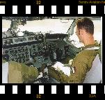 (c)Sentry Aviation News, 20010627_etng_itaf_b707_cockpit2_jvb_mt01.jpg